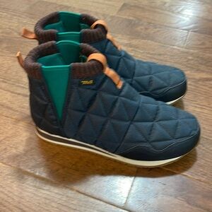 Teva Ember Mid Boot